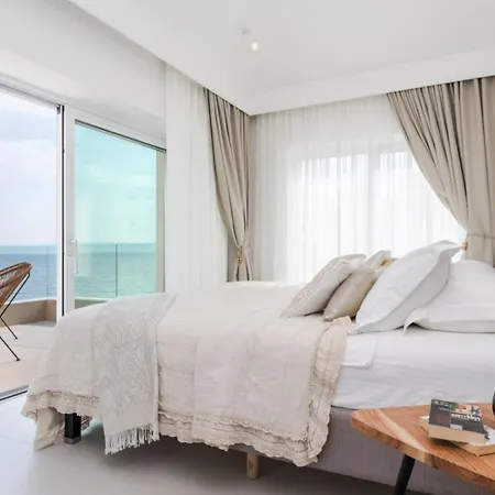 Carefully Decorated Interior And Attractive Exterior アパート *