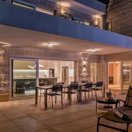 アパート Carefully Decorated Interior And Attractive Exterior *